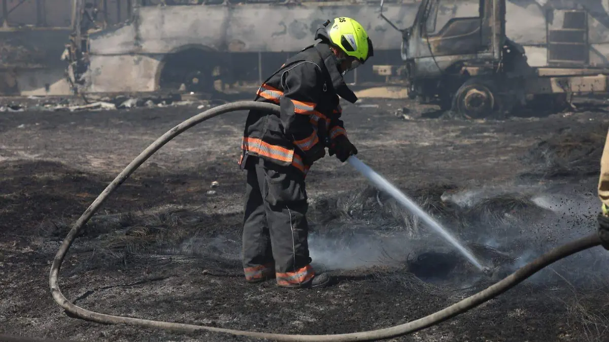 Incendio predio Las Agujas cerca de Tesistán